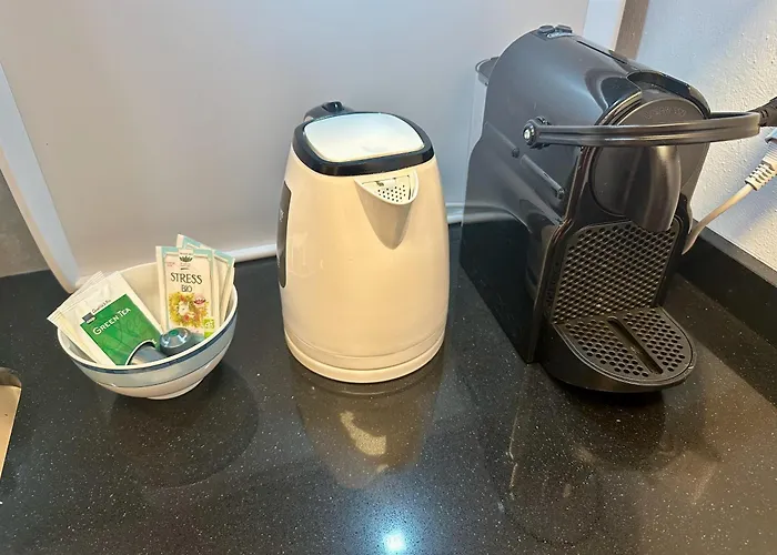 Serenity, 4 Min Walk To Center! *